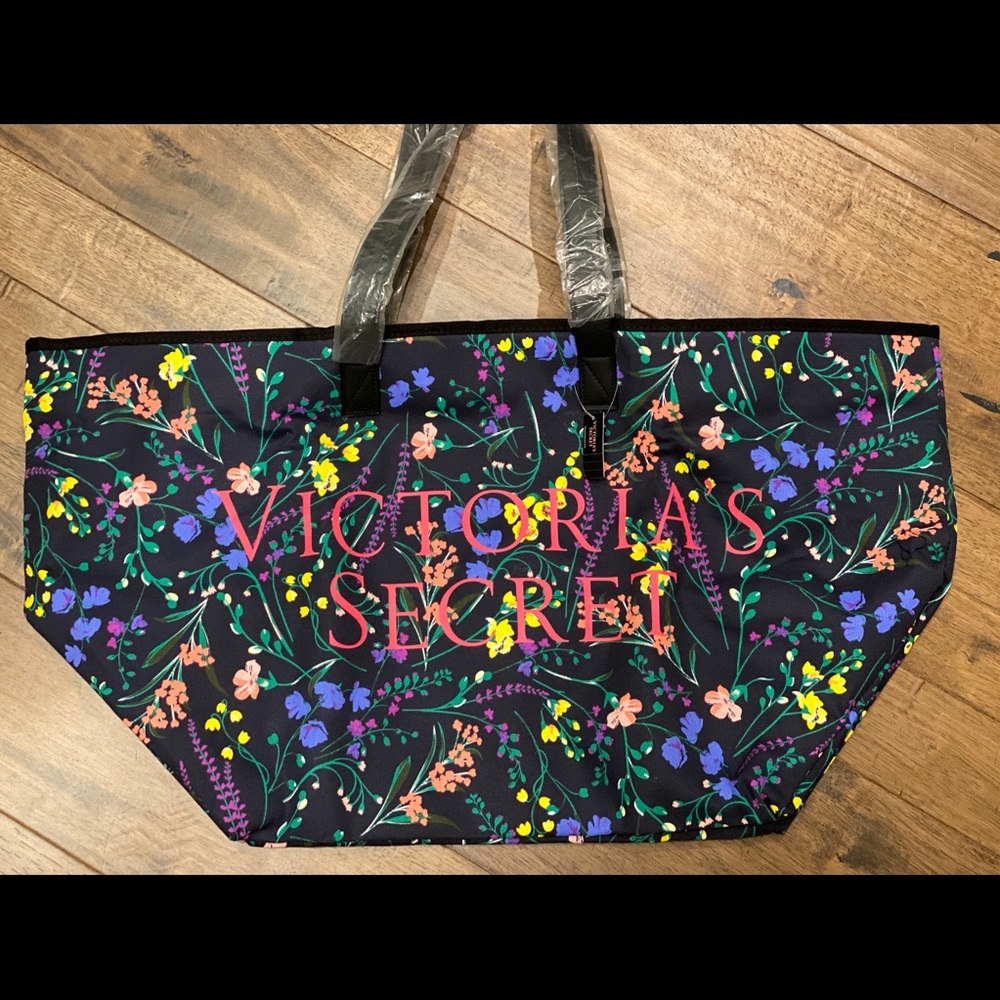 NWT Victoria’s Secret Tote